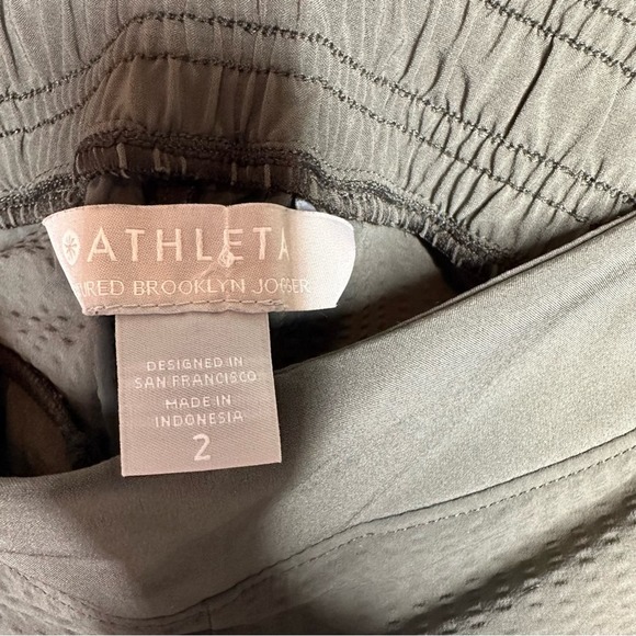 Athleta Textured Brooklyn Jogger Pants in Mountain Olive - Picture 4 of 7